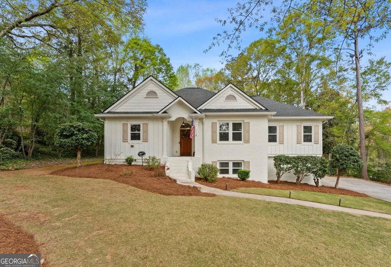 109 St James Drive