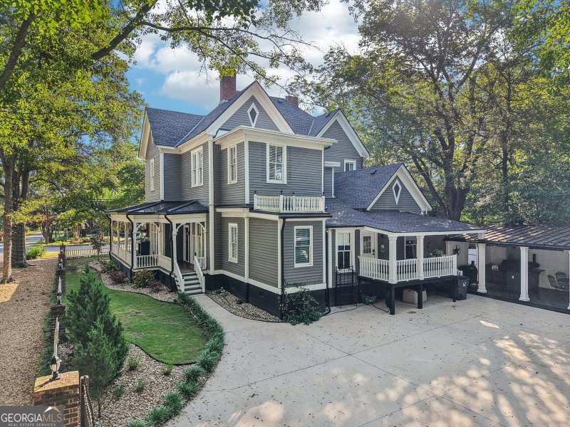 207 Hightower Trail, for sale, 3 min walk