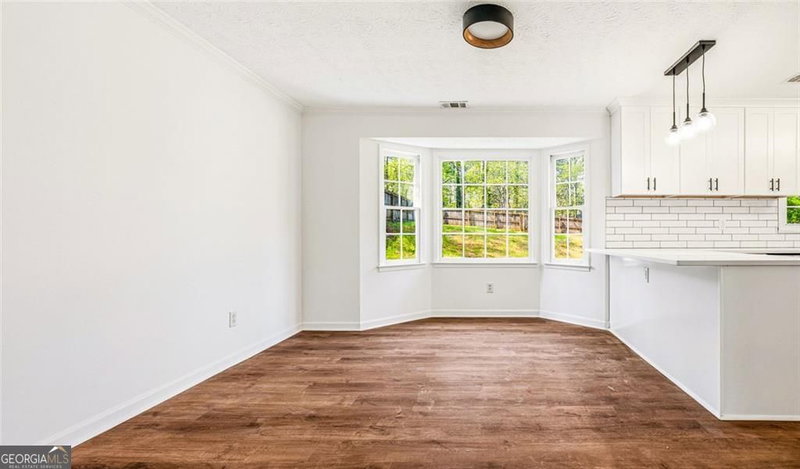 Photo 11 of 4085 Vicksburg Drive