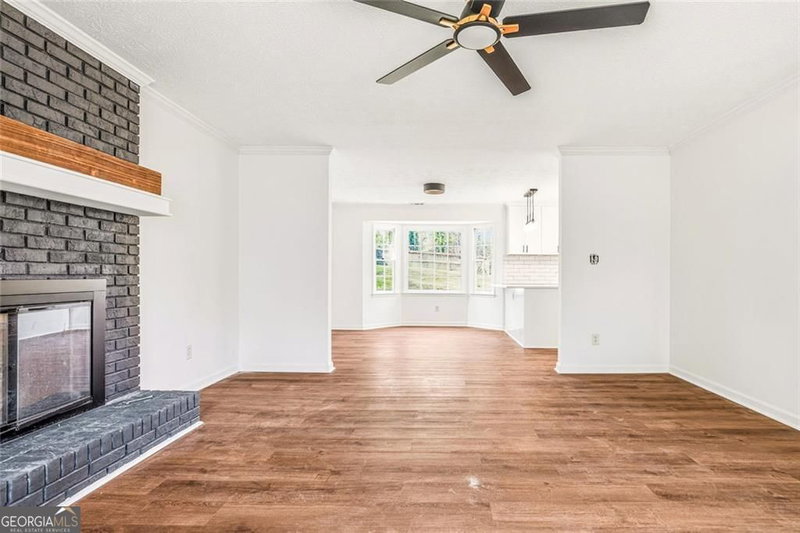 Photo 9 of 4085 Vicksburg Drive