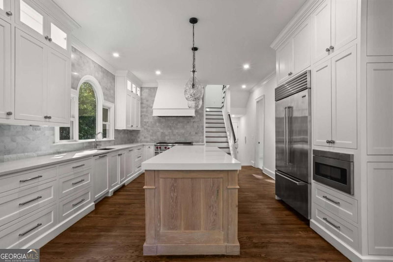Photo 7 of 1235 W Garmon Road NW