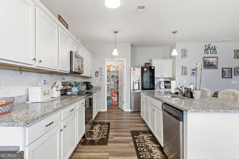 Photo 9 of 161 Verona Drive NW