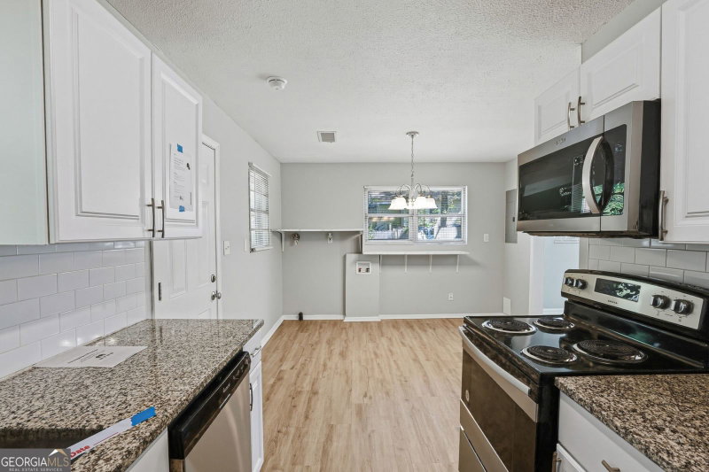 Photo 8 of 5575 Oglesby Road