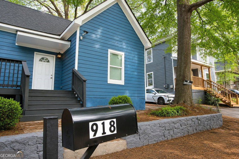 Photo 14 of 918 Smith Street SW