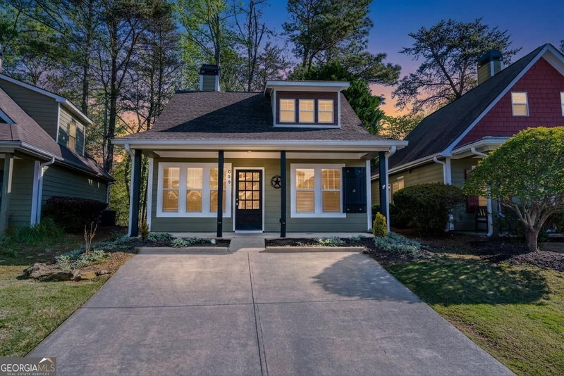 204 Lakeside Drive