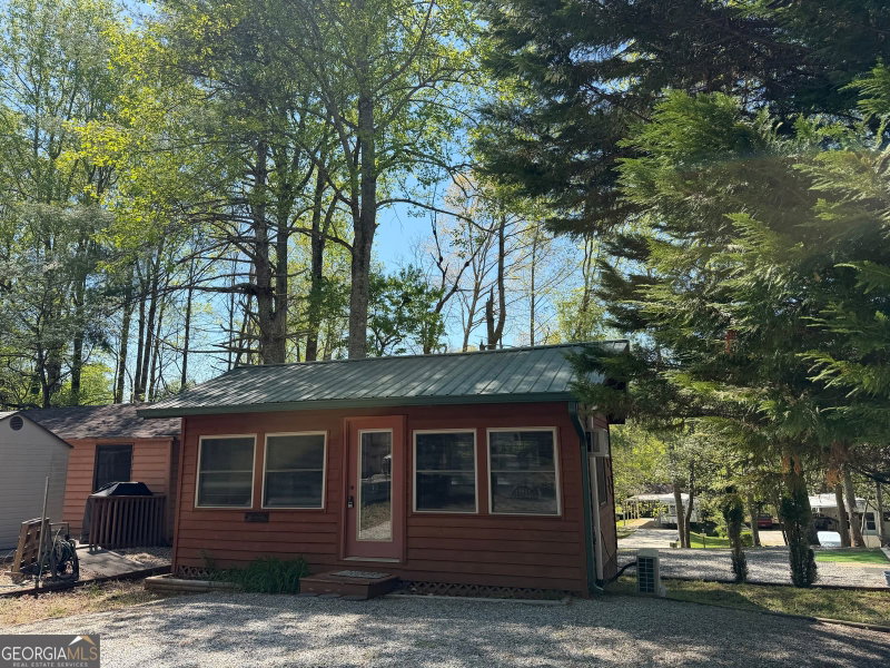 Photo 3 of 111 Maple Wood Lane