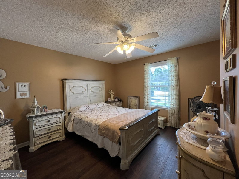 Photo 10 of 1711 Summerwoods Lane