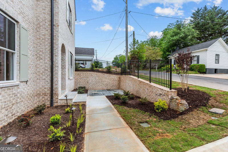 Photo 4 of 29 E Park Street