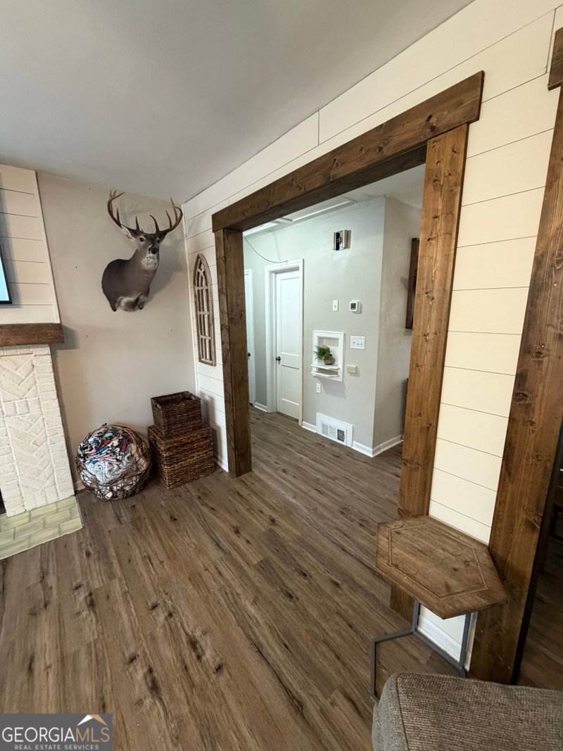 Photo 4 of 411 Ridgecrest Drive