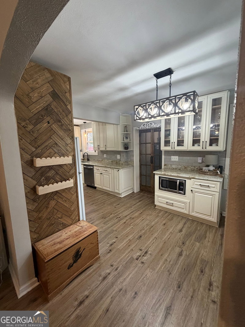 Photo 7 of 411 Ridgecrest Drive