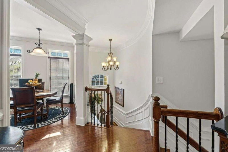 Photo 6 of 2852 Overlook Court NE