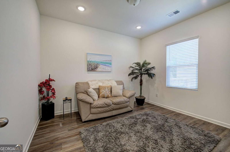 Photo 12 of 102 Sorrento Drive NW