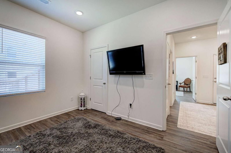 Photo 13 of 102 Sorrento Drive NW