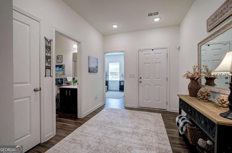 Photo 8 of 102 Sorrento Drive NW
