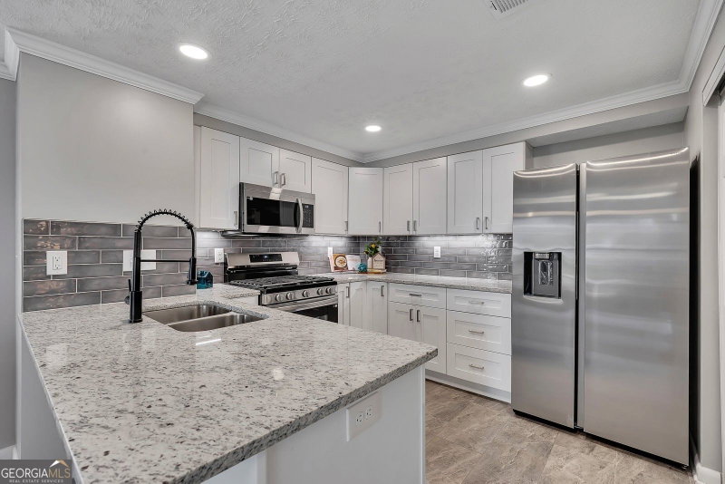 Photo 9 of 1321 Keys Lake Drive NE
