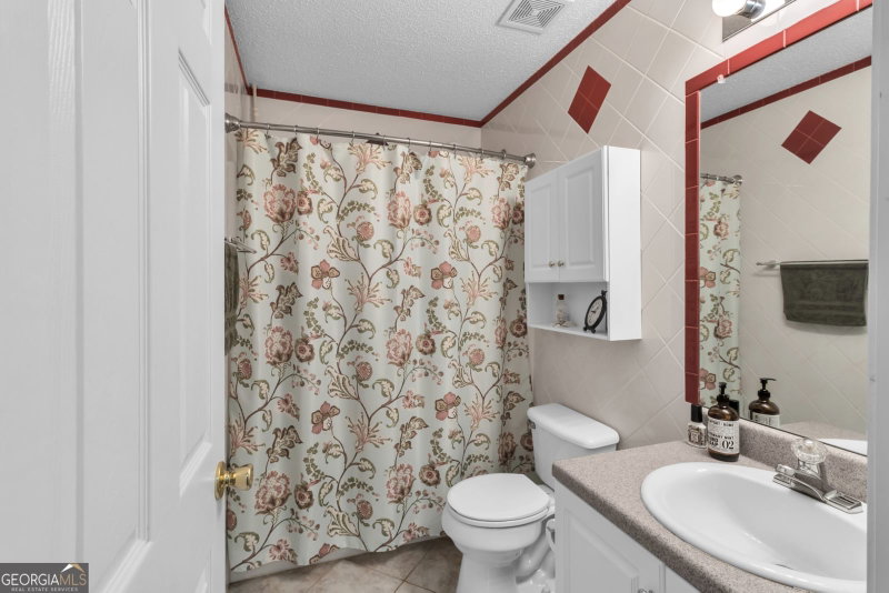 Photo 32 of 195 Vincent Court
