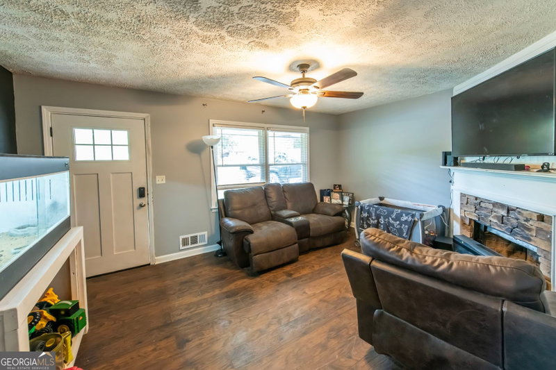 Photo 12 of 303 Wildwood Drive