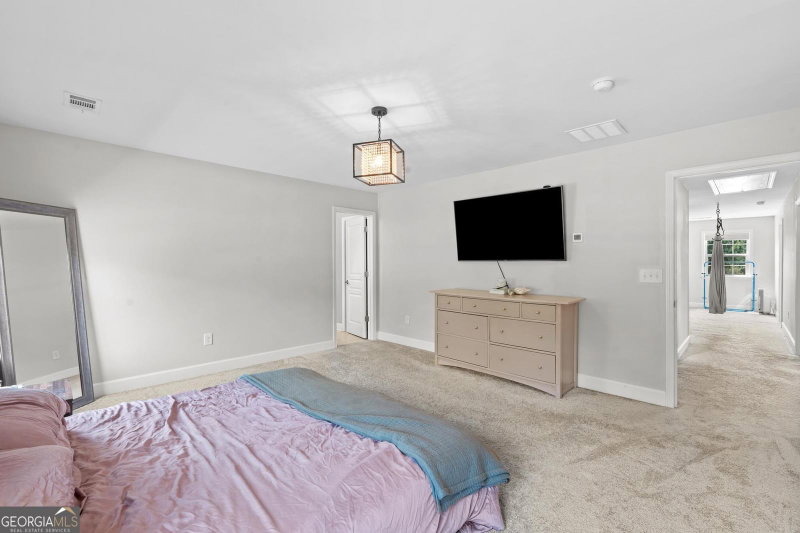 Photo 34 of 202 Roundwood Way