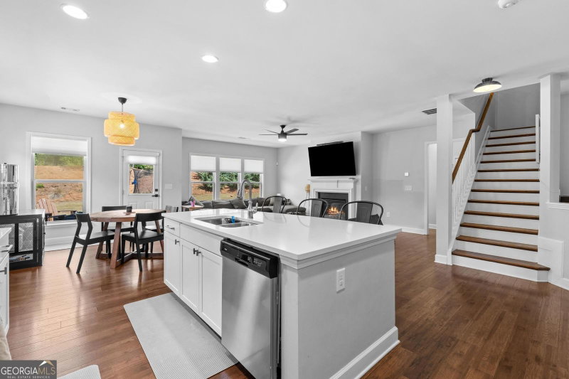 Photo 7 of 202 Roundwood Way