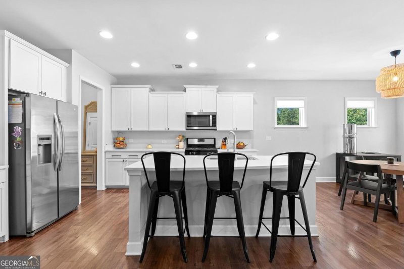 Photo 8 of 202 Roundwood Way