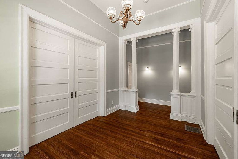 Photo 11 of 997 Milledge Avenue #4