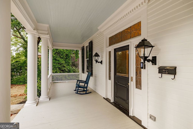 Photo 5 of 997 Milledge Avenue #4
