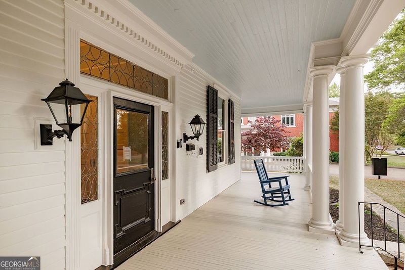 Photo 6 of 997 Milledge Avenue #4
