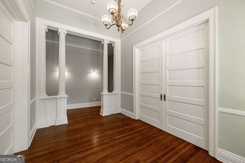 Photo 10 of 997 Milledge Avenue #4