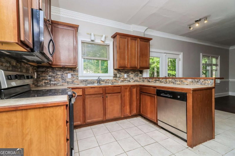 Photo 14 of 5280 Oglethorpe Court