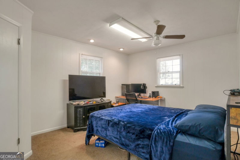 Photo 12 of 515 Kelton Road