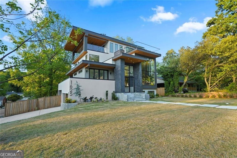 Photo 2 of 1625 Emerald Avenue SW