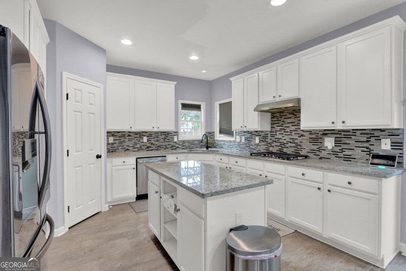 Photo 13 of 2818 Stockbridge Way