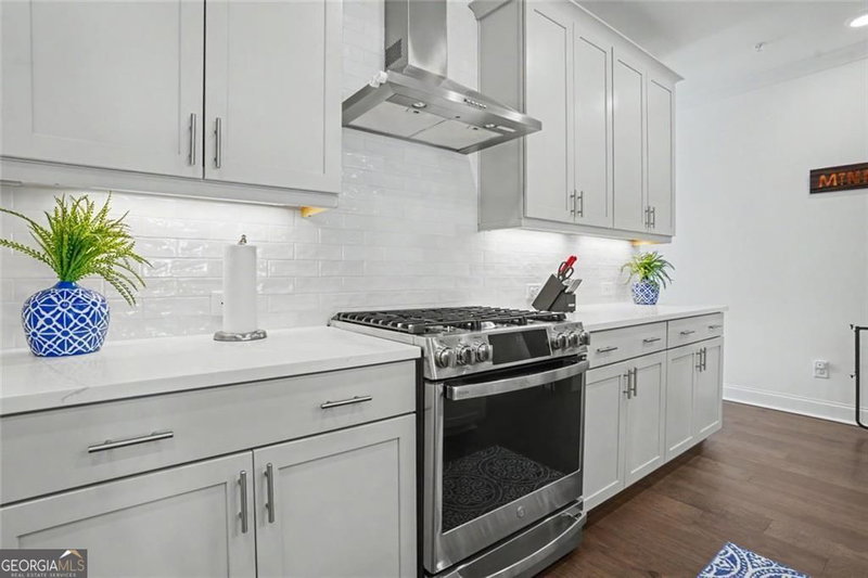 Photo 16 of 425 Olmstead Way