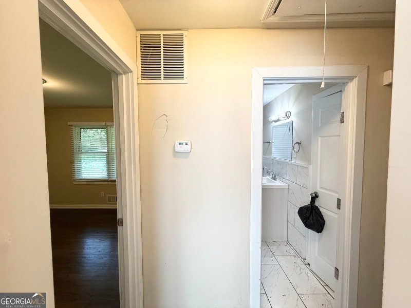 Photo 6 of 1722 Mcclelland Avenue