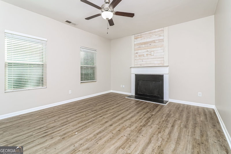 Photo 9 of 403 Westridge Circle