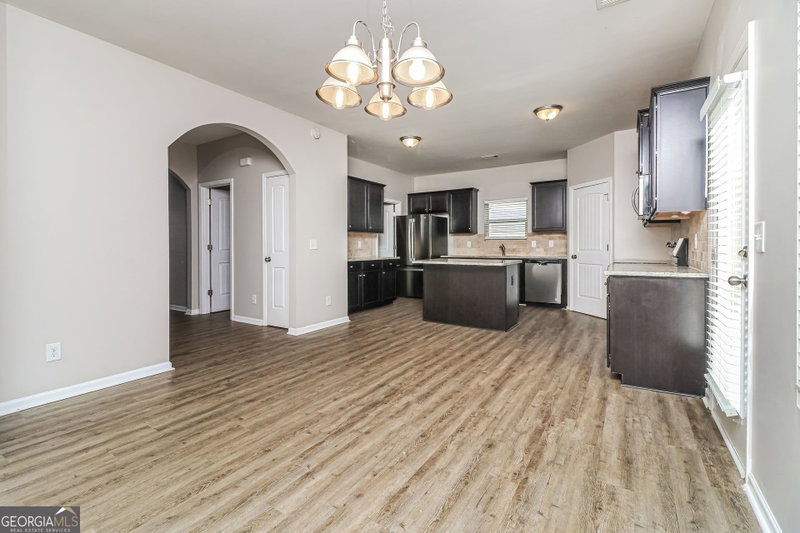 Photo 11 of 403 Westridge Circle