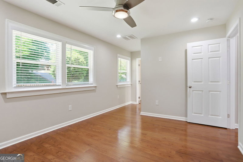 Photo 12 of 3575 Fairburn Place NW