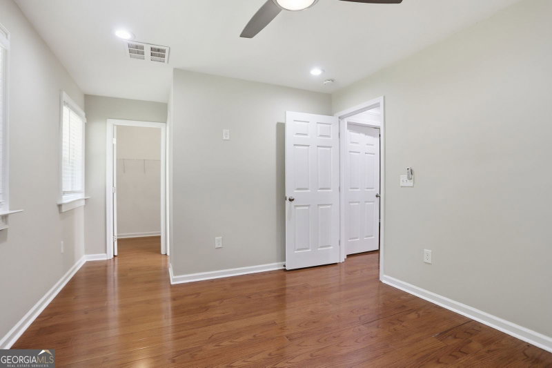 Photo 13 of 3575 Fairburn Place NW