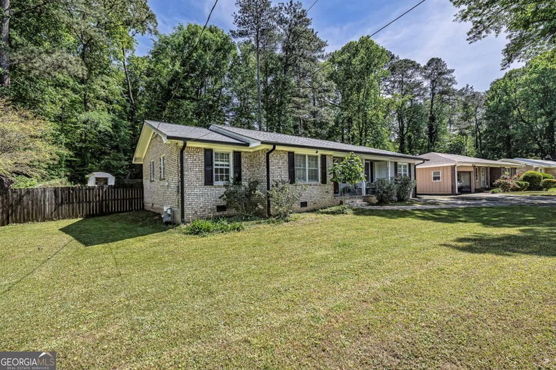 Photo 3 of 3105 Highland Drive SE