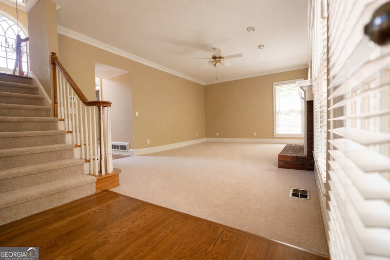 Photo 5 of 1858 De Winton Place