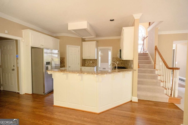 Photo 7 of 1858 De Winton Place