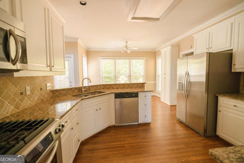 Photo 8 of 1858 De Winton Place