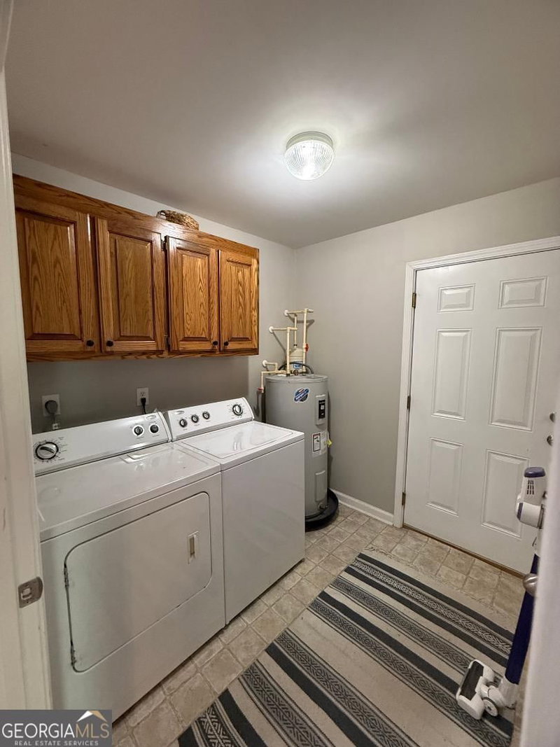 Photo 11 of 121 Saluda Drive