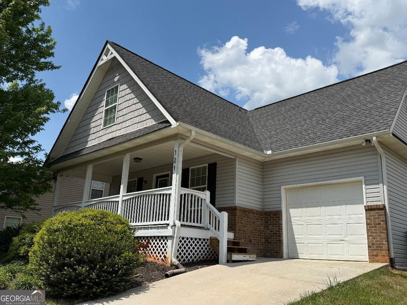 Photo 23 of 121 Saluda Drive