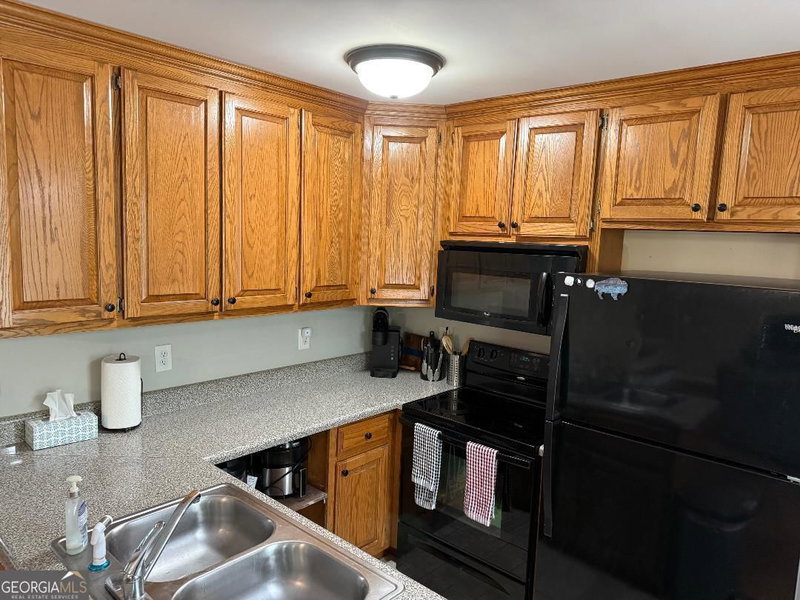Photo 4 of 121 Saluda Drive