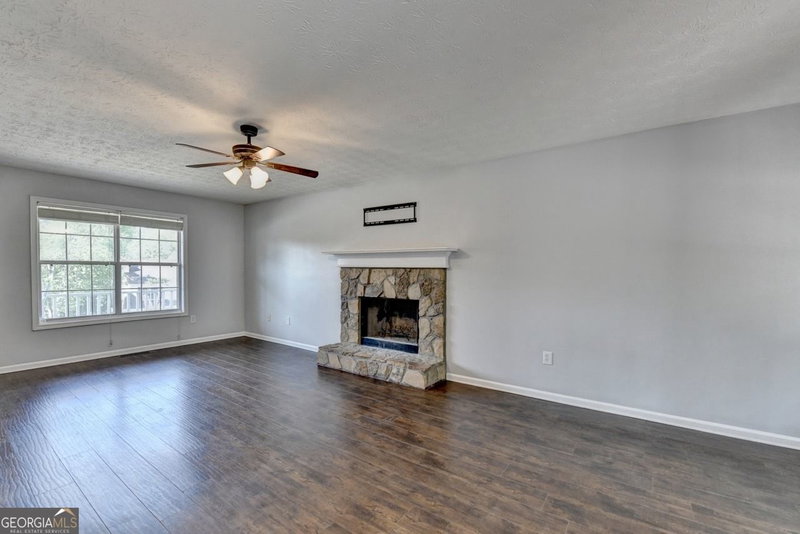 Photo 4 of 3270 Spincaster Way