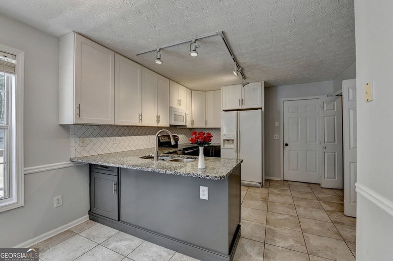 Photo 10 of 3270 Spincaster Way