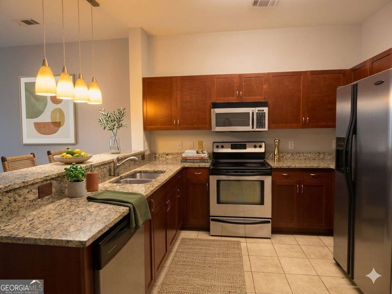 Photo 4 of 870 Mayson Turner Road NW #1238