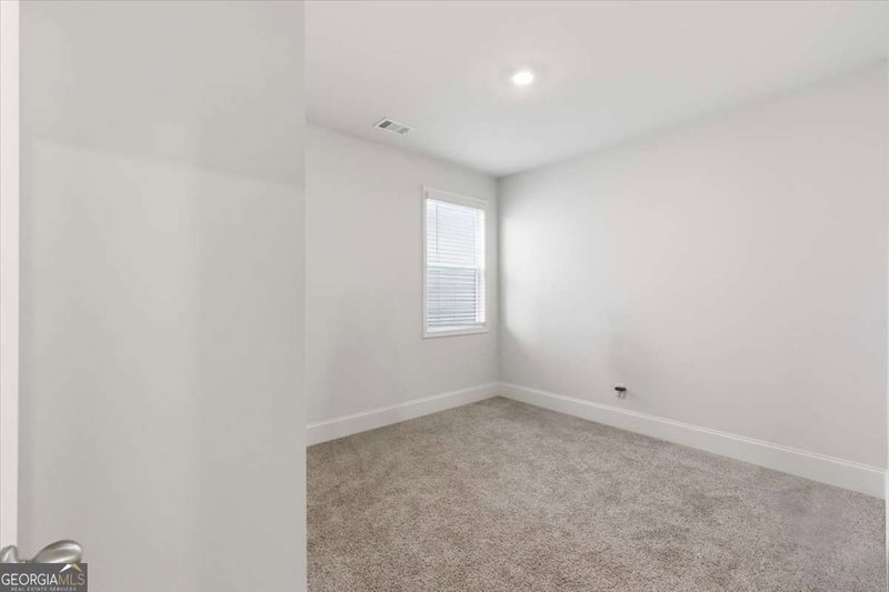 Photo 13 of 880 Garnet Drive