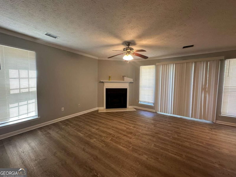 Photo 20 of 358 Pin Oak Court SW